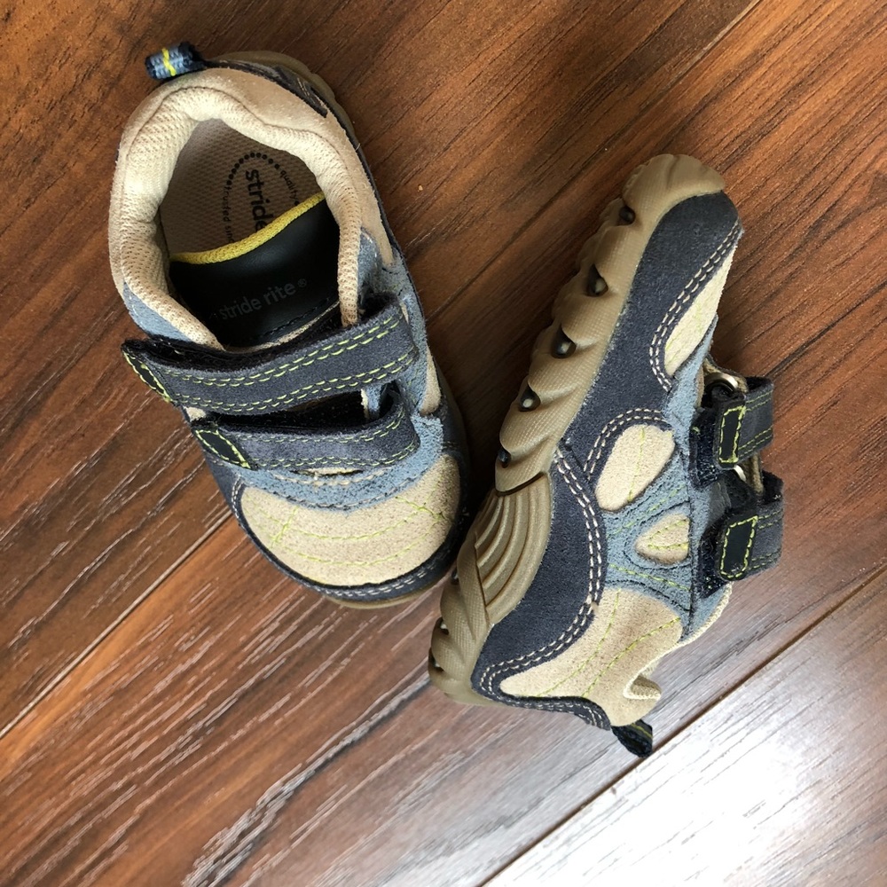 Stride Rite 4 W. Like New